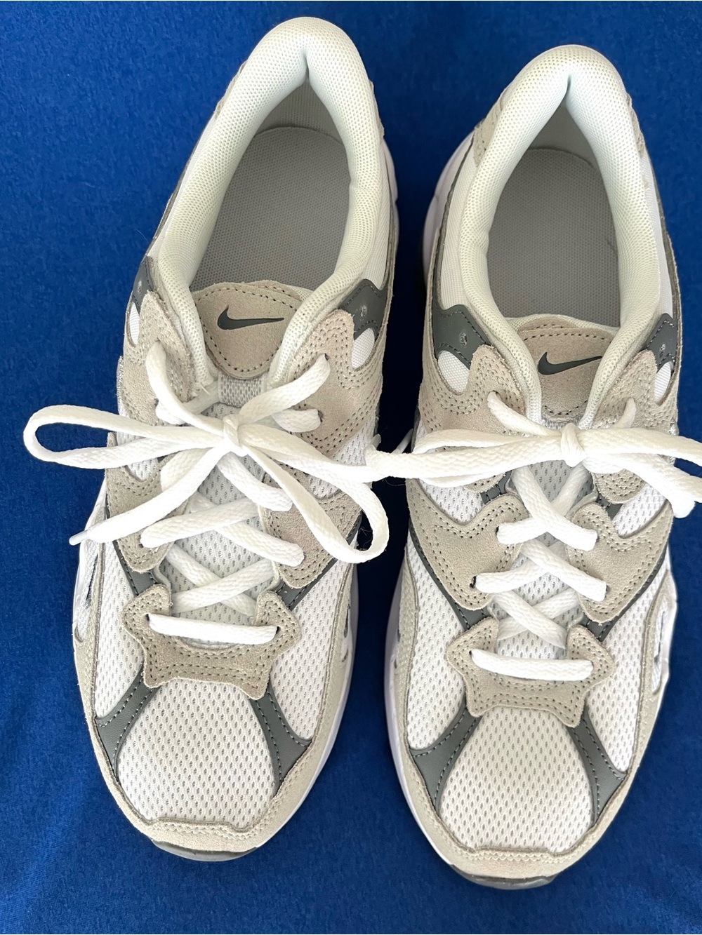 BRAND NEW Nike Walking Shoes Size 9 - Picture 5 of 7